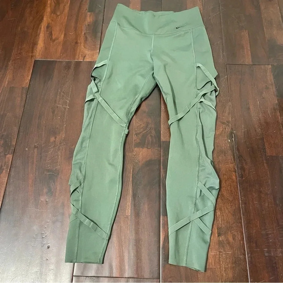 Nike Green Leggings Women’s Size Small Dri-Fit Mesh Skull - Picture 1 of 11